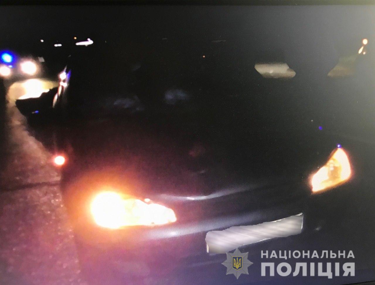 На околиці Мукачева водій ВАЗу, не впоравшись із керуванням, смертельно наїхав пішохода (ФОТО)