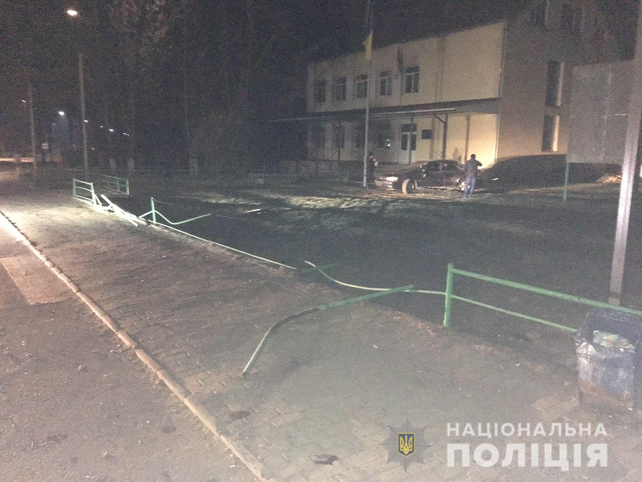 На Свалявщині затримали п'яного водія, котрий на своєму шляху пошкоджував автівки і  намагався втекти від поліції (ФОТО)
