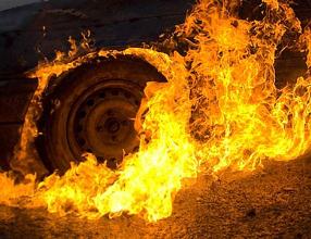 У Мукачеві пожежа понищила "італійський" Saab