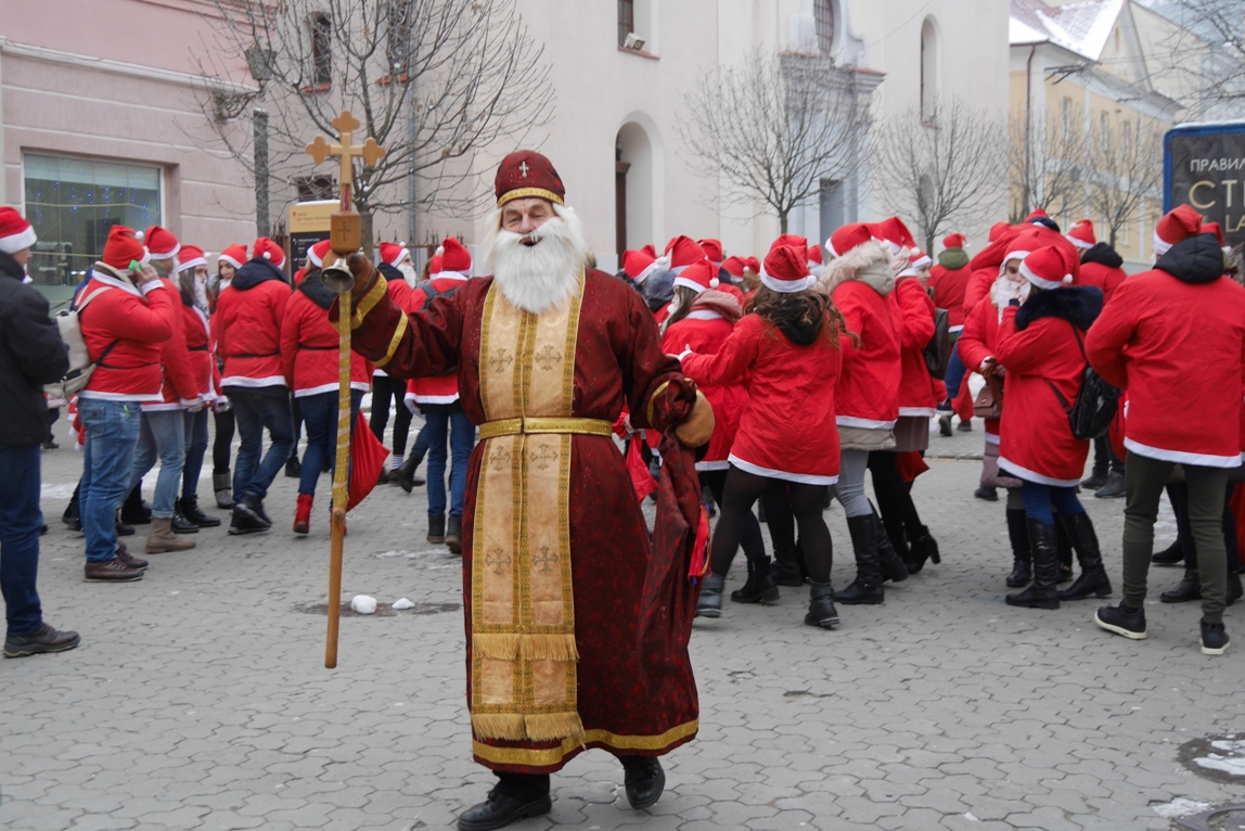 Традиційний Парад Миколайчиків відбувся в Ужгороді (ФОТО)