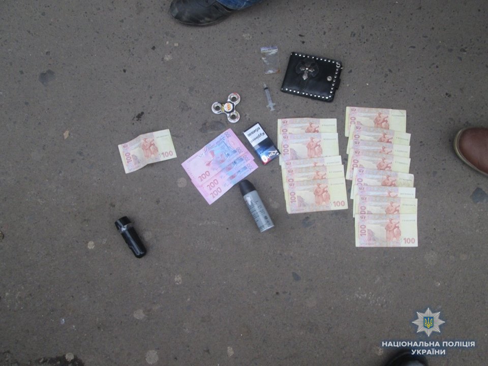 У центрі Мукачева затримали чоловіка, що саме продав за 2 тис грн метамфетамін (ФОТО)
