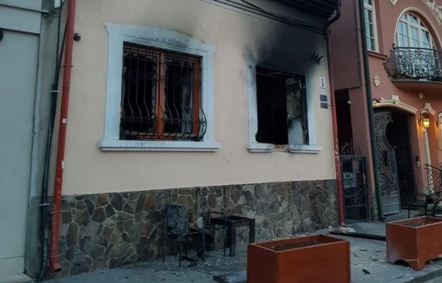 В українському МЗС підпал офісу Спілки угорців Закарпаття назвали провокацією, спрямованою на розпалювання міжнаціональної ворожнечі