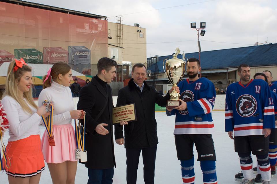 Переможцями міжнародного хоккейного турніру в Ужгороді стали "Закарпатські ведмеді" (ФОТО)