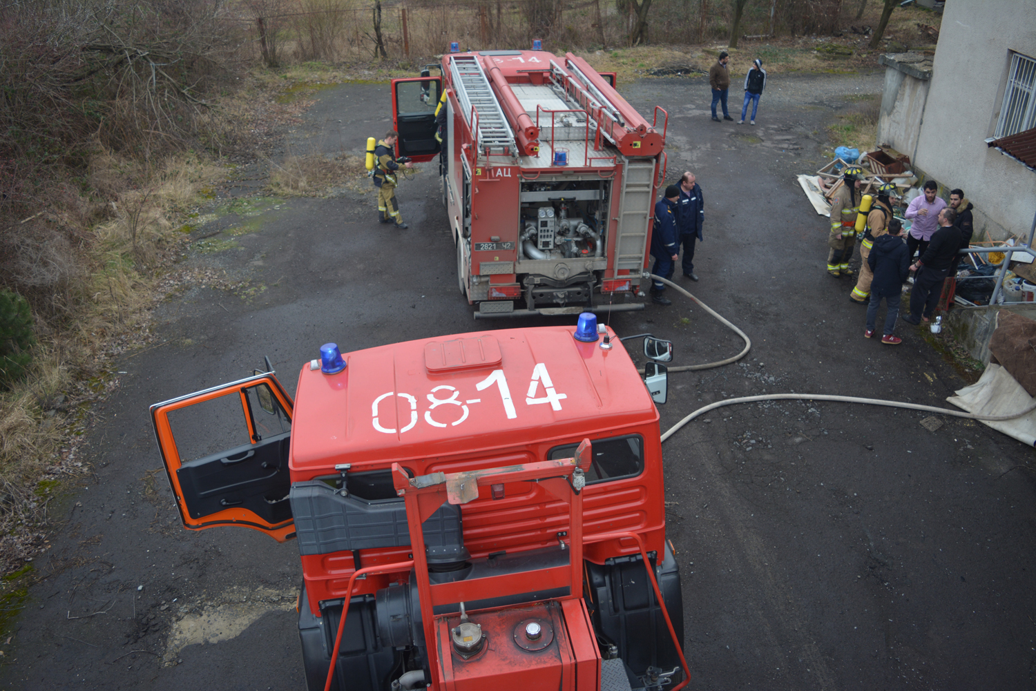 Під час пожежі у готелі в Ужгороді врятували чоловіка та ще 42 людей вивели на свіже повітря (ФОТО)