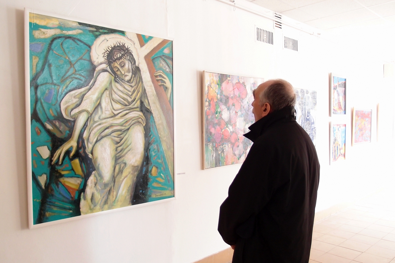 Закарпатські художники привітали шанувальників мистецтва "Великодньою виставкою" (ФОТО)