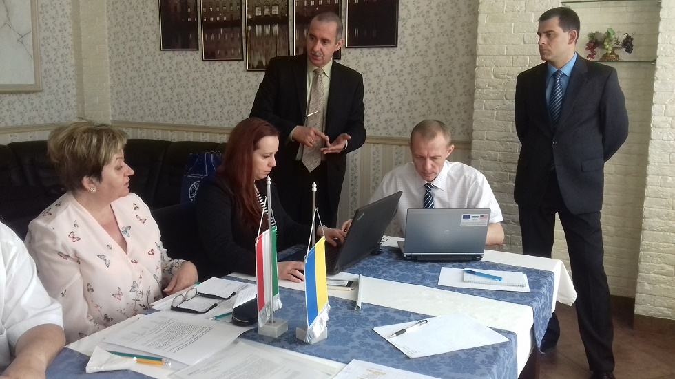 У Мукачеві зустрічалися експерти аналітичних підрозділів прикордонних відомств України та Угорщини (ФОТО)