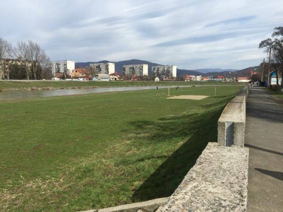 На березі Латориці в Мукачеві облаштують відпочинкову зону з полями для волейболу та міні-футболу та біговими доріжками