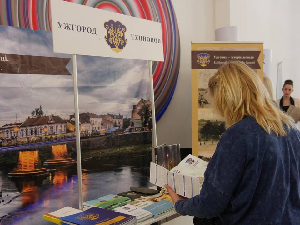 Ужгород розгорнув свої експозиції на Днях України в Кошицях (ФОТО)