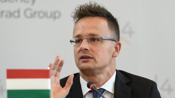 На Угорщину тиснуть для скасування блокування переговорів між НАТО і Україною – Сійярто