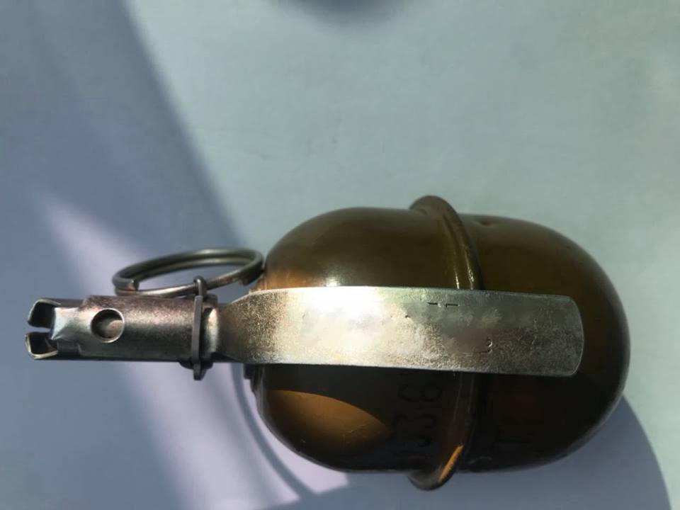 У закарпатському Чопі затримали чоловіка, що продавав гранату, а згодом в його будинку знайшли ще одну 