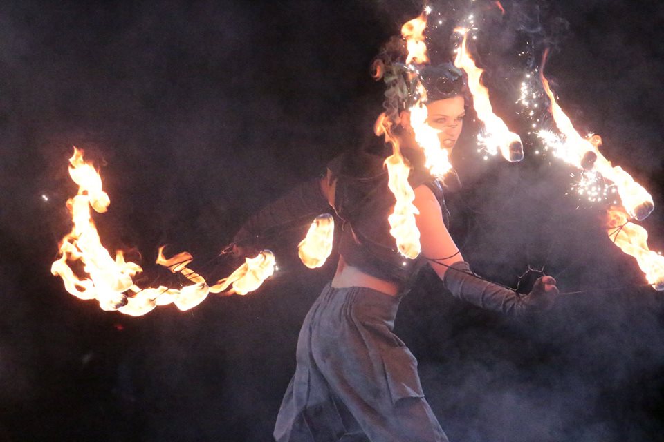 В Ужгороді стартував ІІІ Міжнародний фестиваль вогняного мистецтва та шоу-програм "FIRE LIFE FEST 2018" (ФОТО, ВІДЕО)
