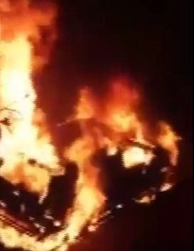 Уночі в Ужгороді дощенту вигоріло авто прокурора (ВІДЕО)