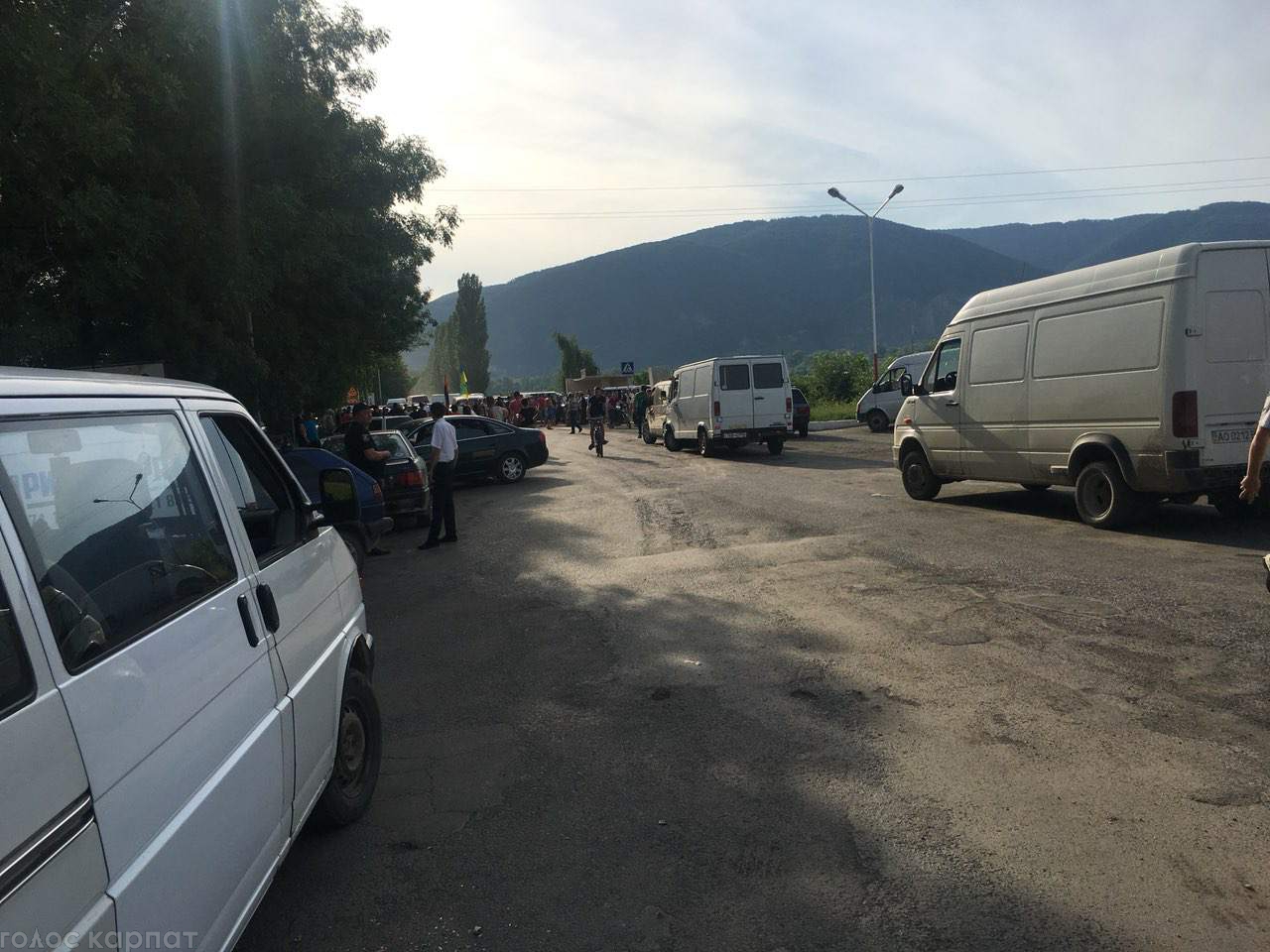 У Новому селі на Виноградівщині люди заблокували автодорогу
