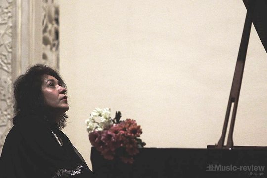Музичні етюди та прелюдії геніального Шопена концертно подарує слухачу в Ужгороді Етелла Чуприк