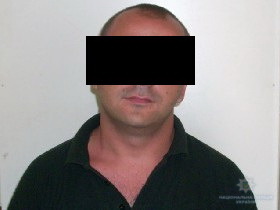 В Ужгороді затримали чоловіка, котрий вихопив у відвідувача кафе сумку із 40 тис грн і втік