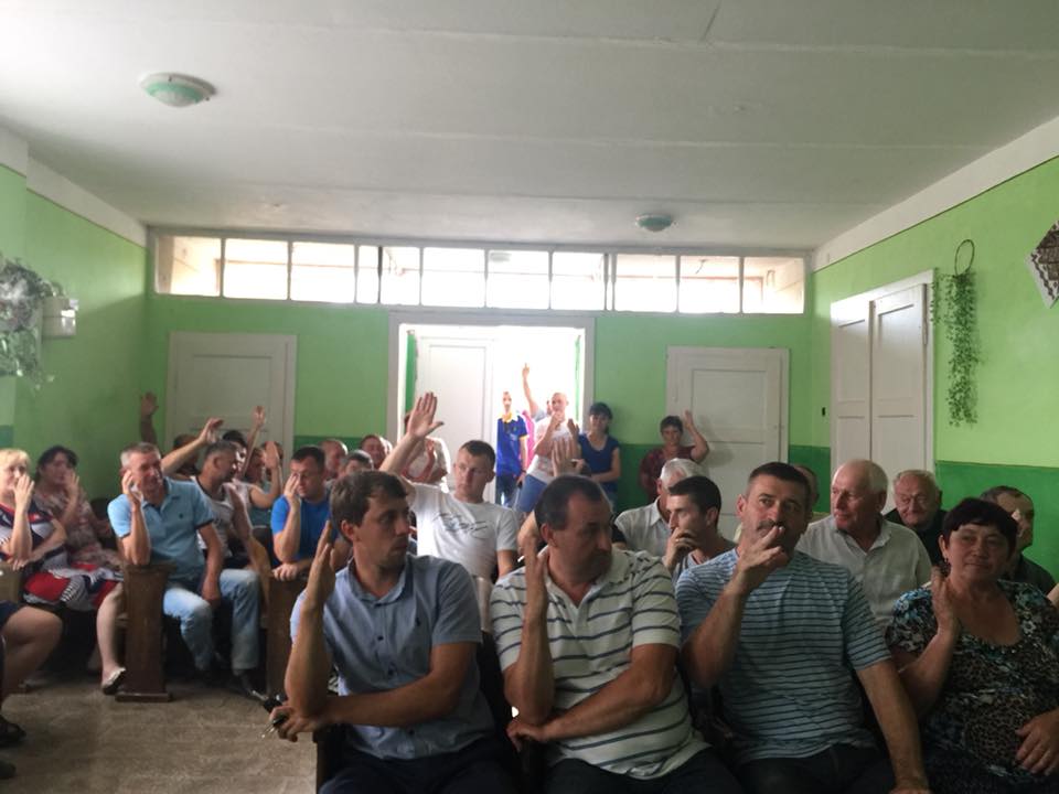 Громада села Лавки проголосувала за об'єднання з Мукачевом в ОТГ (ФОТО)