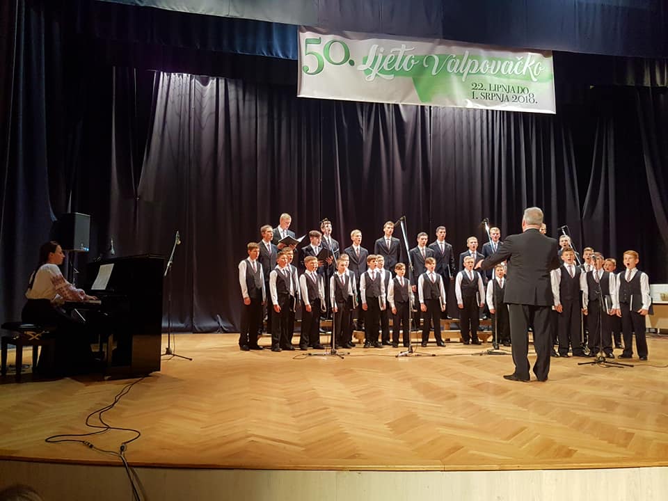 Хор хлопчиків та юнаків Мукачівської хорової школи взяв участь у двох  фестивалях в Хорватії (ФОТО)