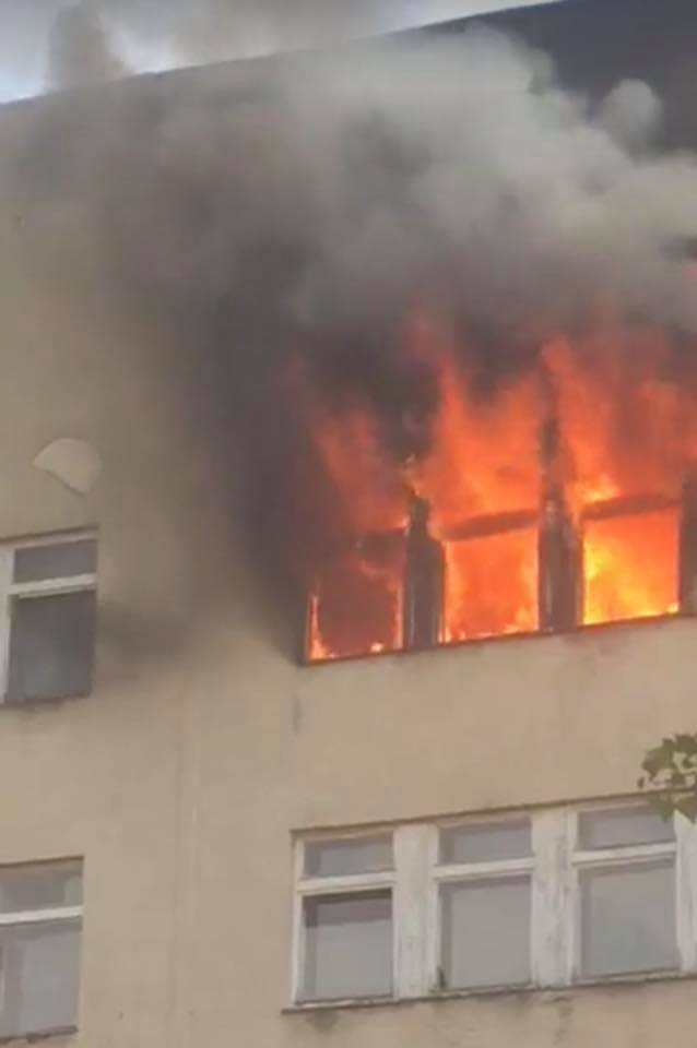 ФОТОФАКТ. В Ужгороді – пожежа в пологовому корпусі міської лікарні
