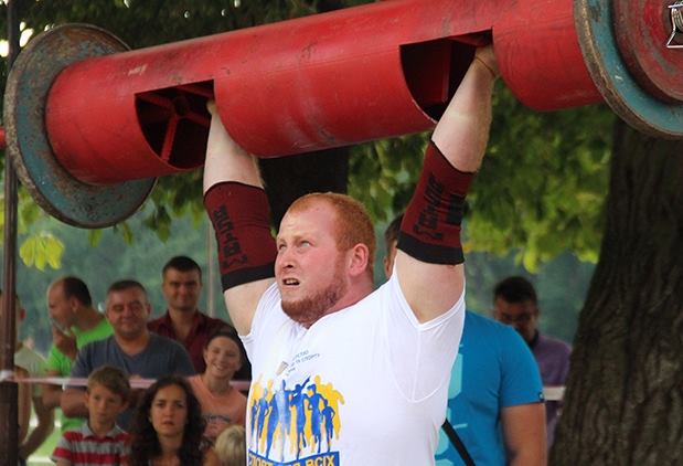 Спортсмен із Мукачева став найсильнішим у змаганнях стронгменів у Словаччині
