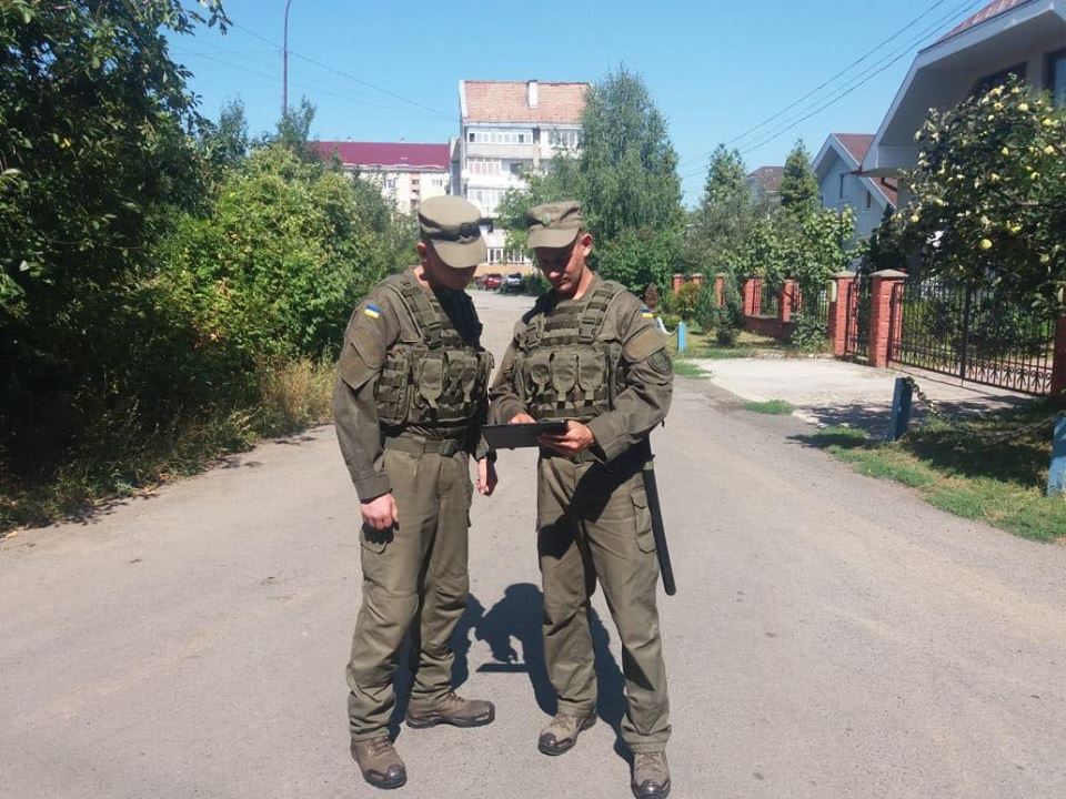 В Ужгороді гвардійці заступають на службу із планшетами (ФОТО)