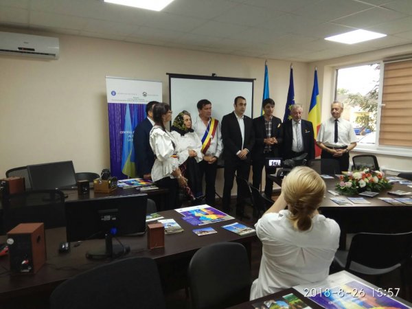 У Солотвині на Тячівщині в рамках святкування Дня селища відкрили Інформаційний центр Румунії (ФОТО)