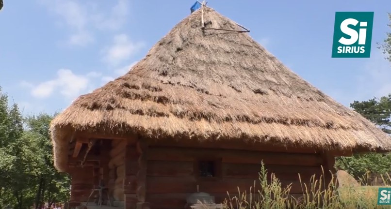 Солому для реставрації хат у скансені в Ужгороді шукають по всій Україні (ВІДЕО)