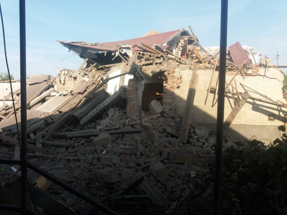 Потужний вибух вщент зруйнував приватний будинок на Берегівщині, одна людина травмована (ФОТО)
