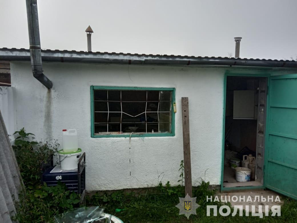 Двоє закарпатців і росіянин обкрадали гаражі на Львівщині (ФОТО)