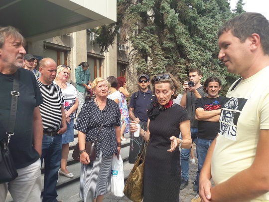 У підсумку протесту проти "реконструкції" набережної Незалежності в Ужгороді забудовник вийшов на діалог (ФОТО, ВІДЕО)