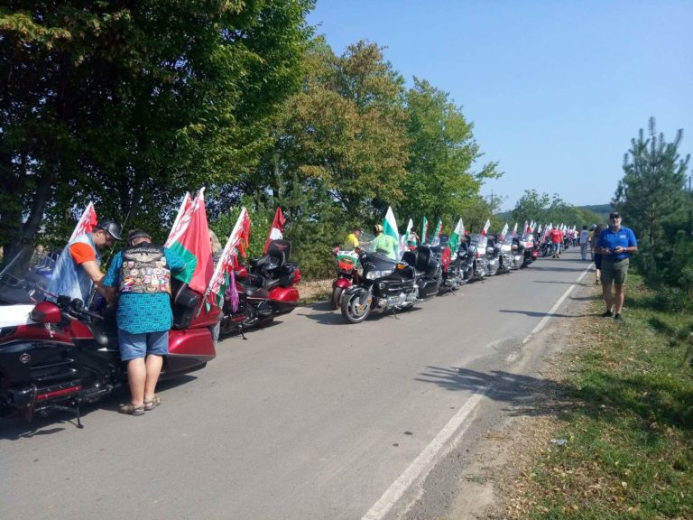 В Ужгороді мотоциклісти провели парад націй (ФОТО)