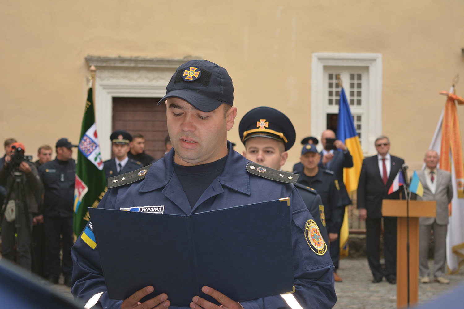 Новобранці-рятувальники склали в Ужгороді присягу на вірність українському народові (ФОТО)