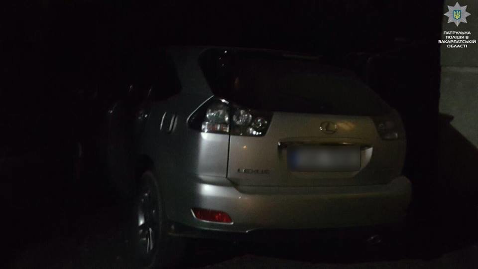 Ужгородець здав поліції п'яного водія за кермом Lexus-а (ФОТО)