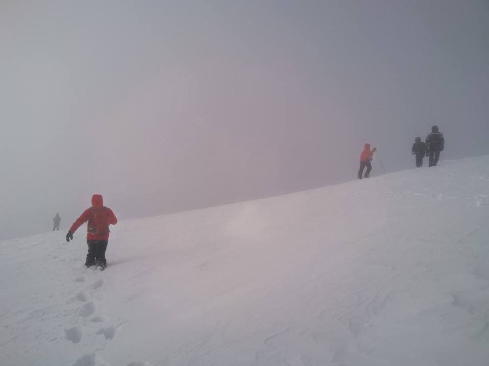 На Закарпатті тривають пошуки лижника, котрий іще 6 січня заблукав у горах (ФОТО)