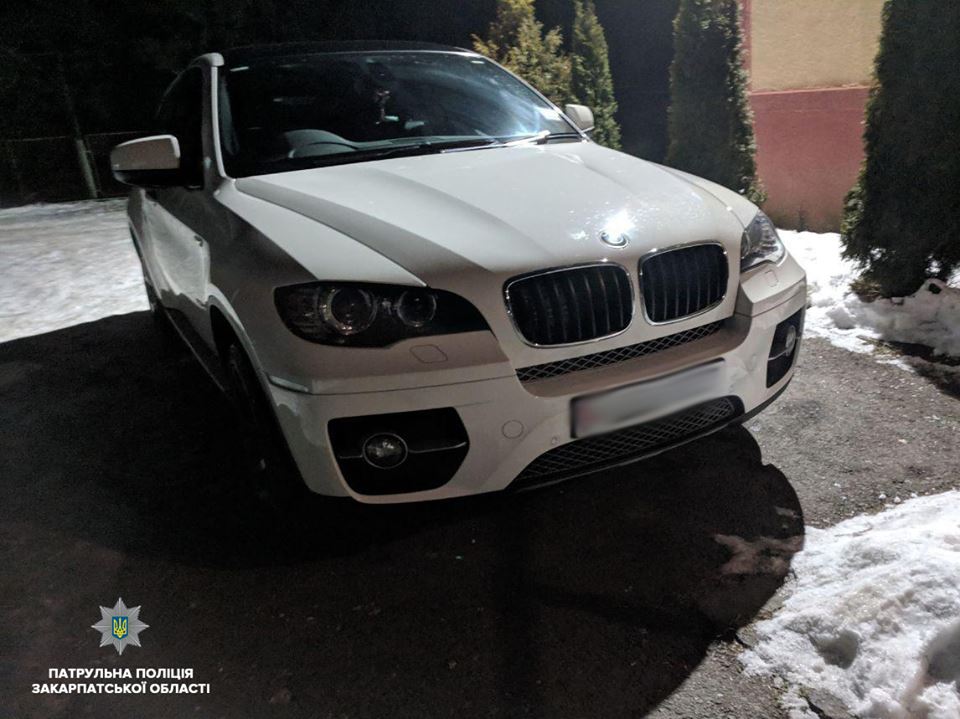 В Ужгороді затримали водія BMW, котрий стріляв із пістолета по "Фольксвагену" (ФОТО)