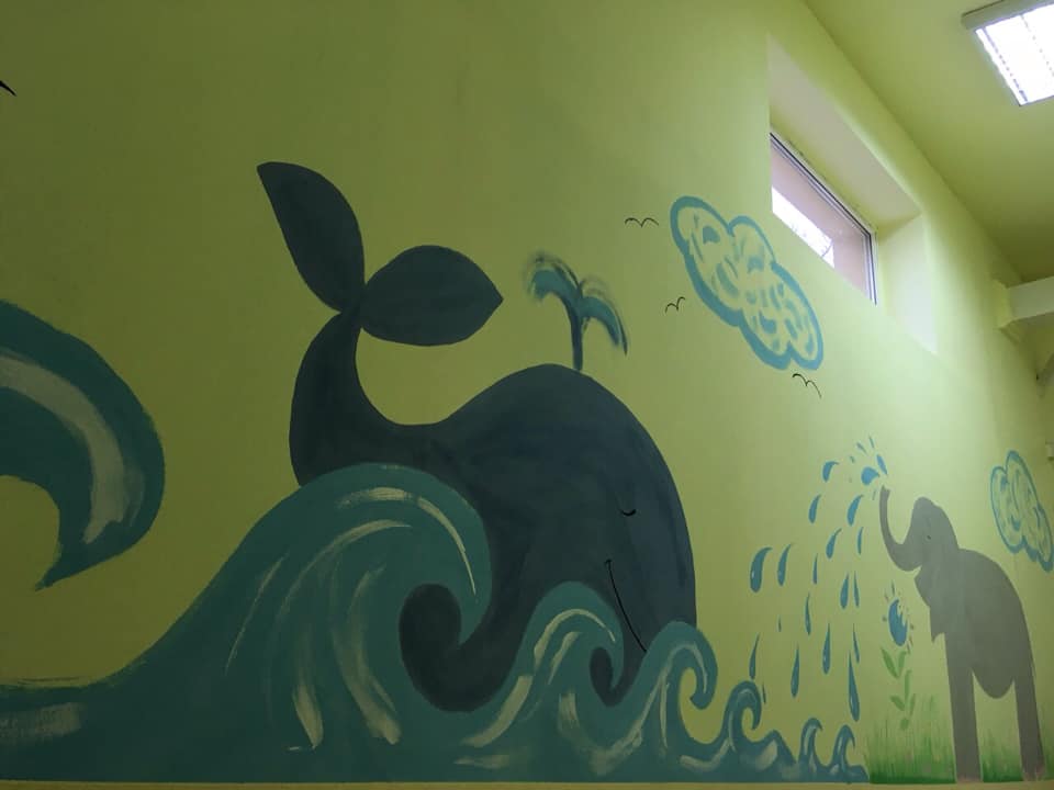 В одній зі шкіл Мукачева для першачків створили "казкові" коридори (ФОТО)
