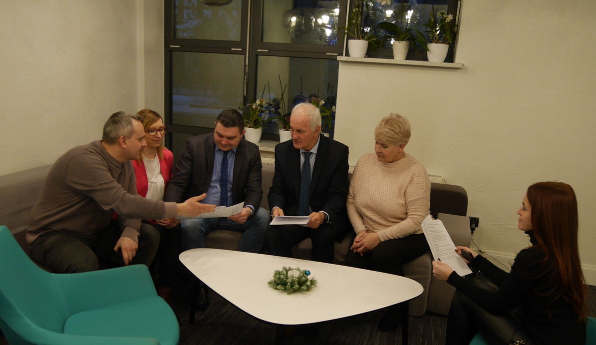 У польському Кросно обговорили, як у рамках грантового проекту облаштовуватимуть медкабінети у школах і дитсадках Ужгорода (ФОТО)