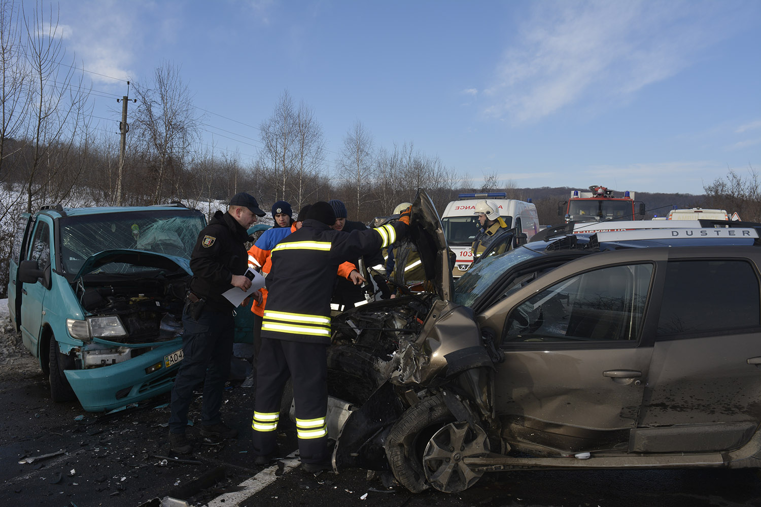 Унасідок зіткнення 5 автівок поблизу Глибокого на Ужгородщині постраждало 7 людей (ФОТО, ВІДЕО)