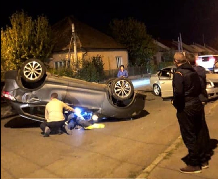 У Виноградові внаслідок "п'яної" ДТП один із автомобілів перекинувся на дах (ФОТО)