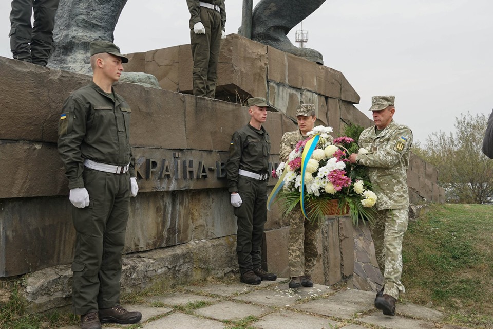 В Ужгороді відзначили річницю визволення України та Закарпаття від нацистських окупантів (ФОТО)