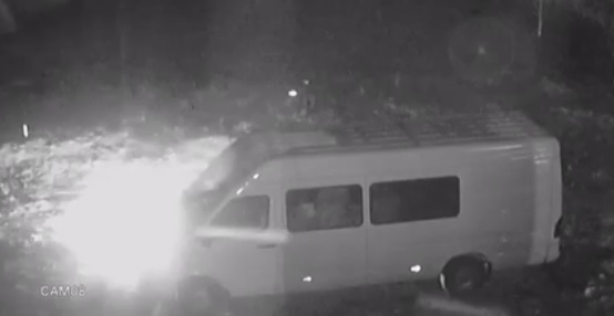 У Драгові, на Хустщині після погроз підпалили автобус активісту й волонтеру, місцева поліція бездіє (ВІДЕО)