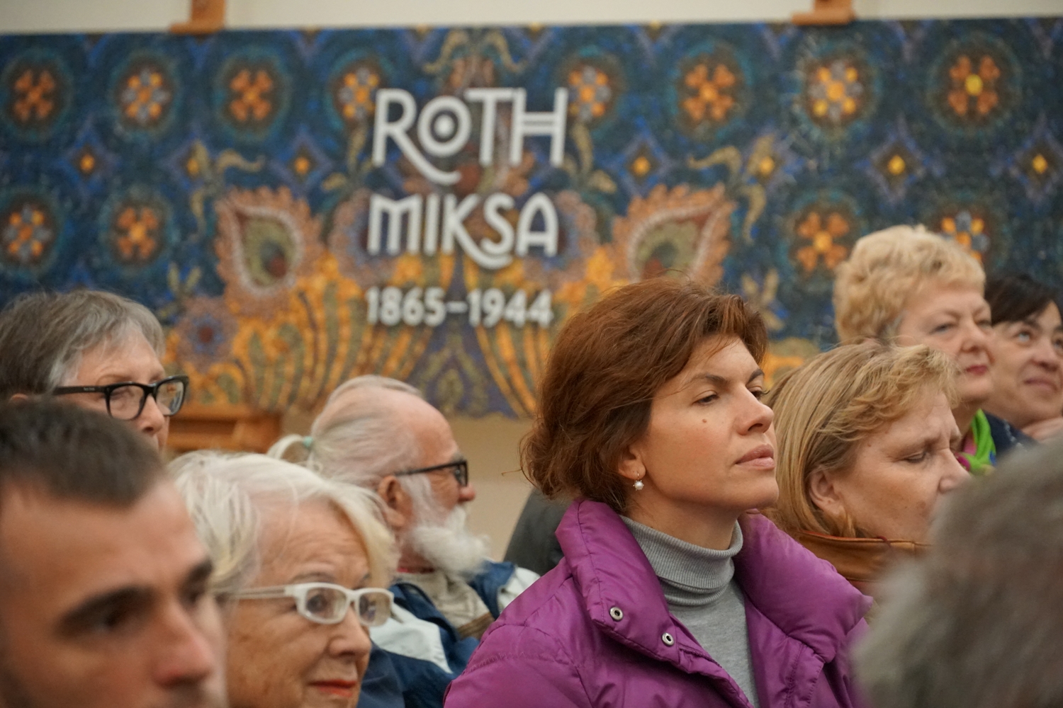 В Ужгороді відкрилася виставка Мікши Ровта "Забарвлене сонячне світло" (ФОТО)