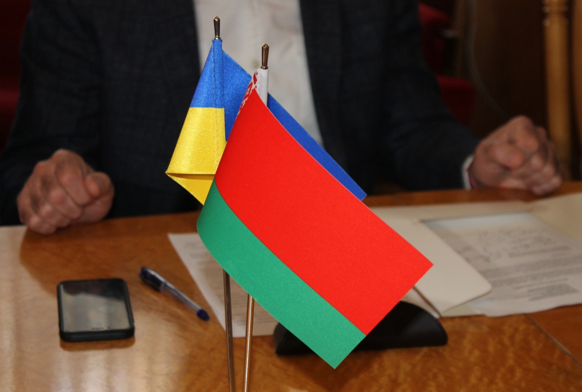 В Ужгороді підписано протокол про наміри співпраці області з білоруською групою "дорожніх" компаній (ФОТО) 