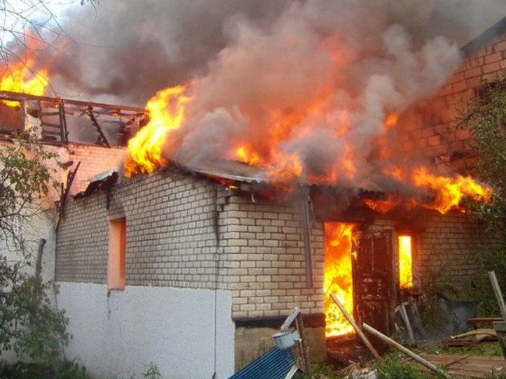 Під час пожежі в літній кухні у Виноградові загинув чоловік