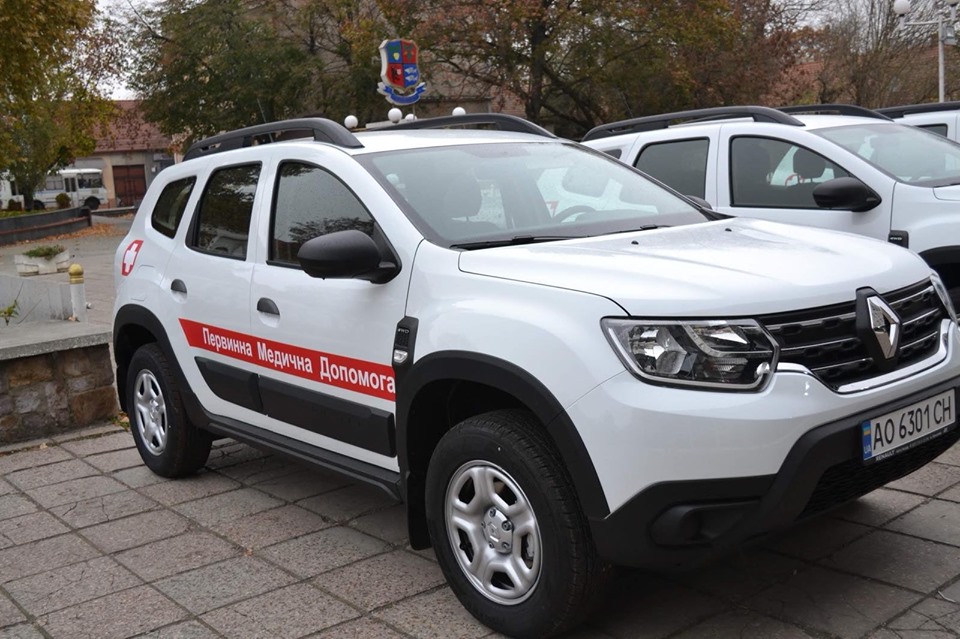 Медикам Берегівщини передали 7 нових автівок, придбаних для амбулаторій за кошти держсубвенції (ФОТО)