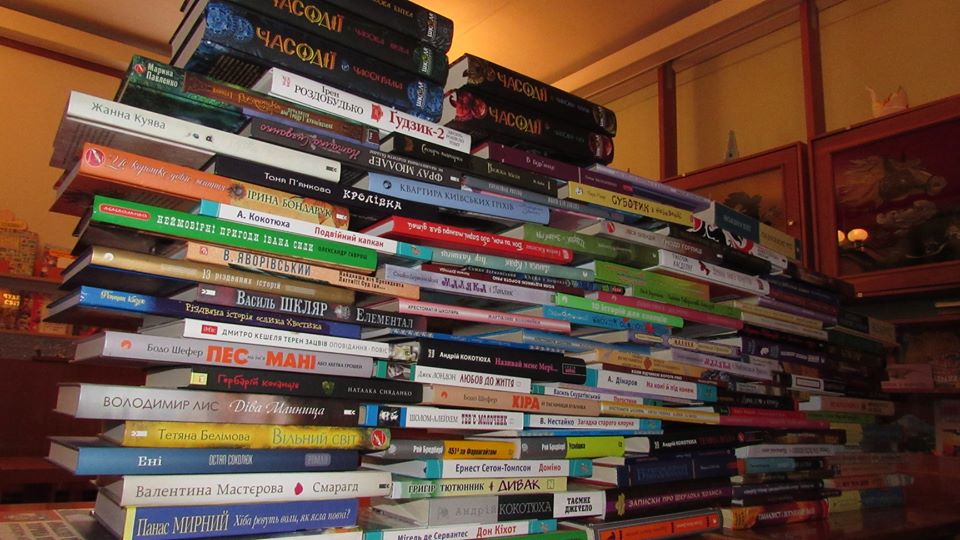 Для бібліотек Ужгорода придбали нові книги на майже 50 тис грн (ФОТО)