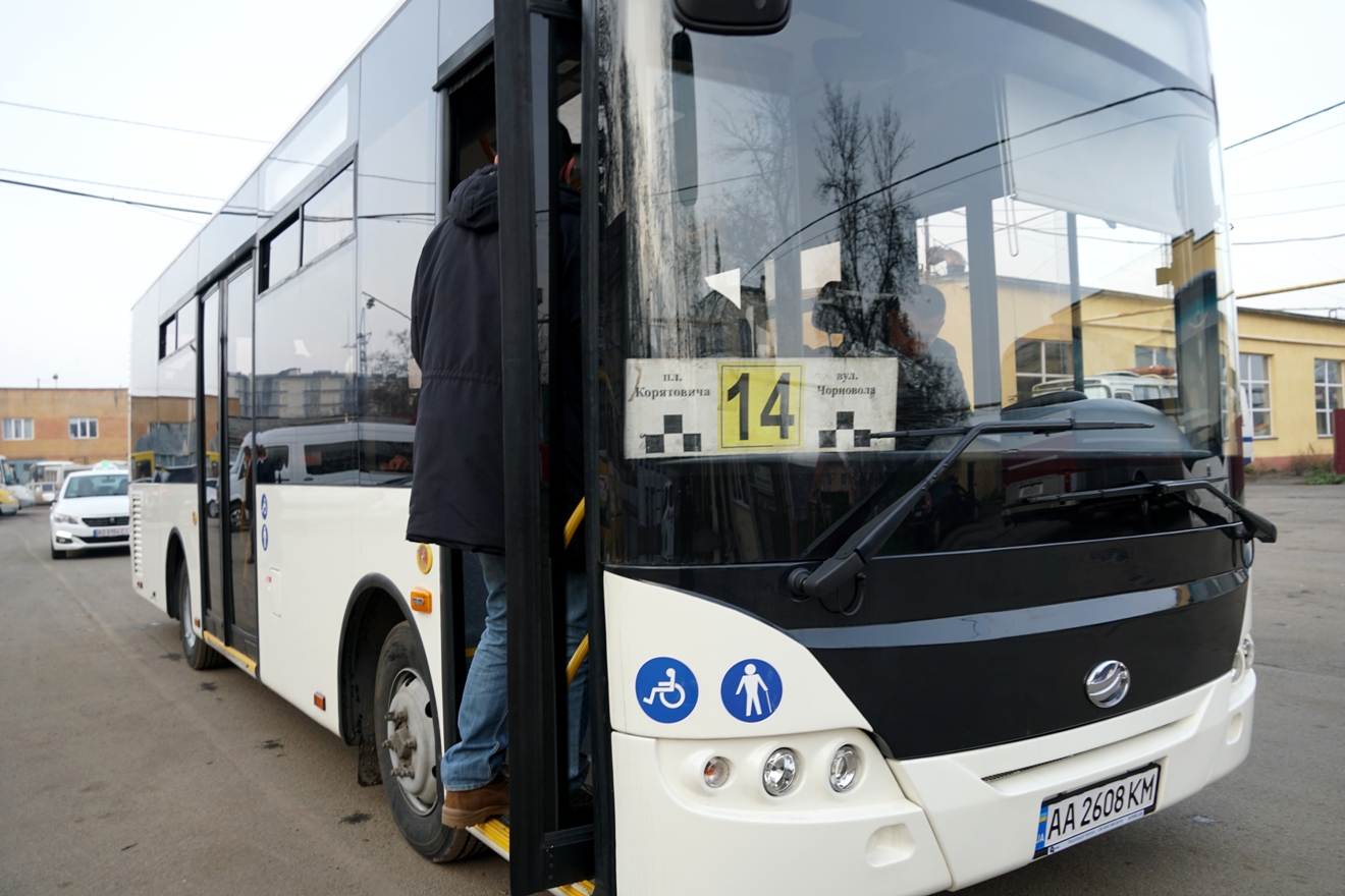 В Ужгороді "муніципально" протестували автобус ЗАЗ-А10 на 60 пасажирів (ФОТО)