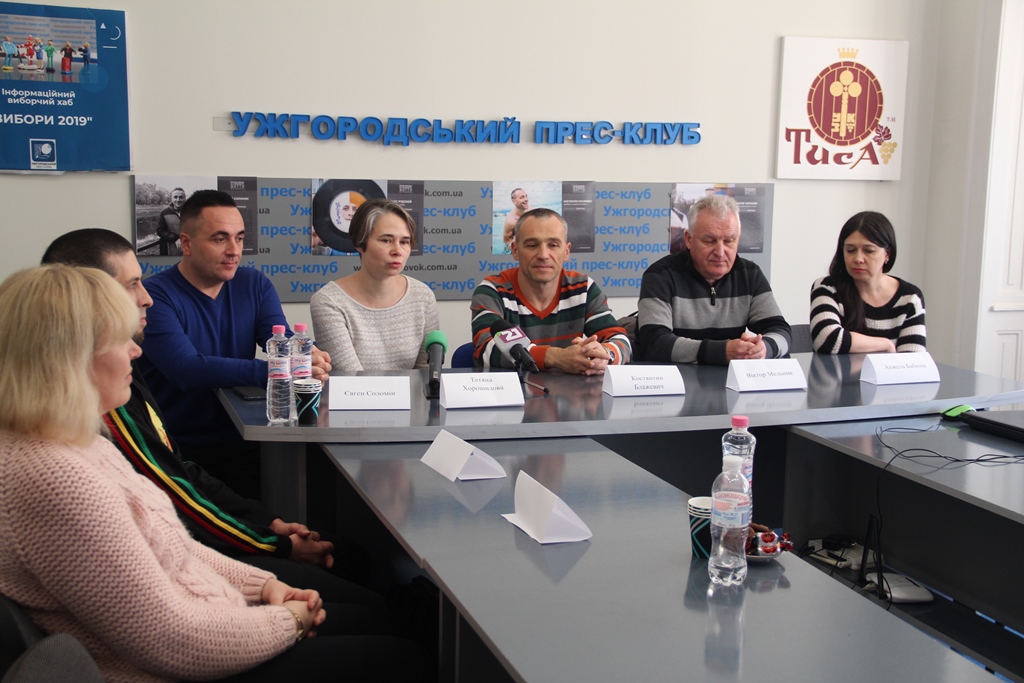 В Ужгороді розповіли історії переселенців з Донбасу (ФОТО)