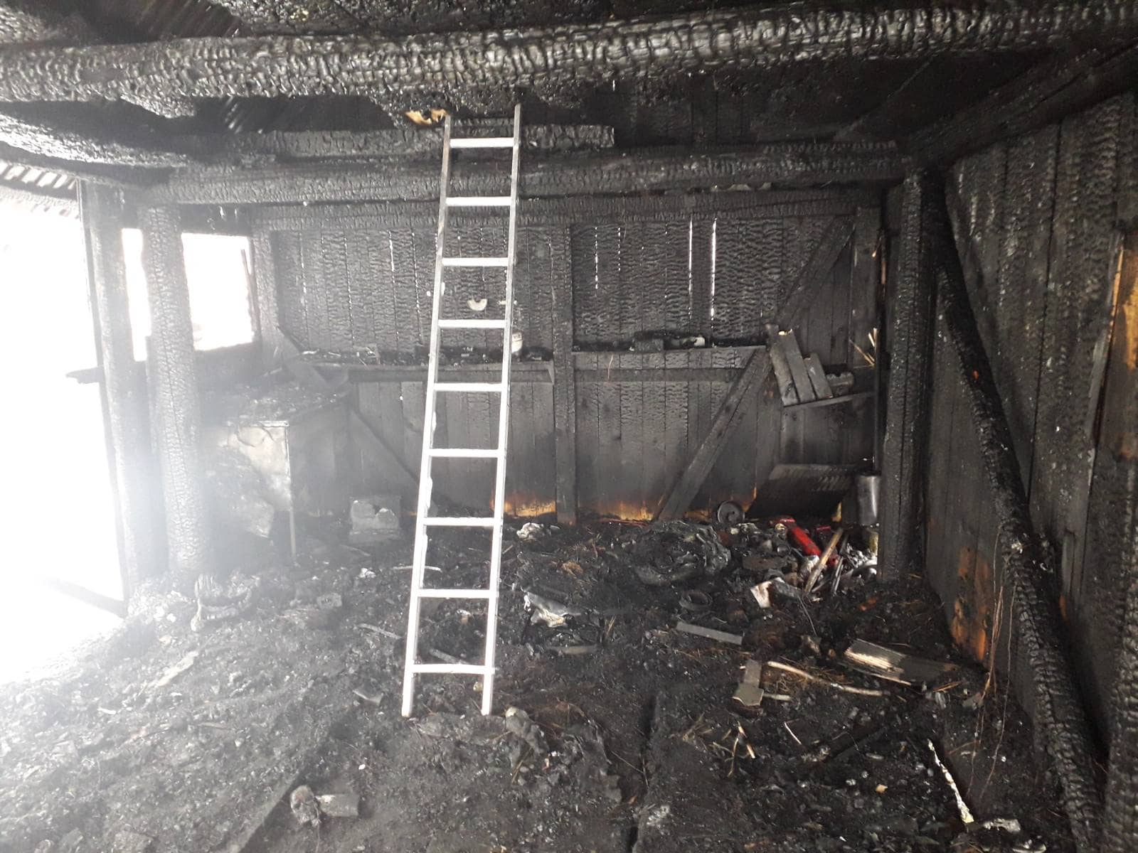 На Тячівщині будинок врятували від знищення вогнем (ФОТО)
