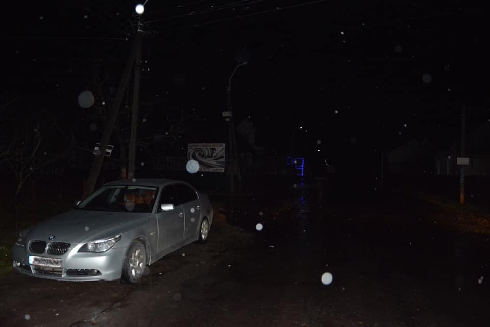 На Тячівщині водій BMW збив пішохода. ФОТО