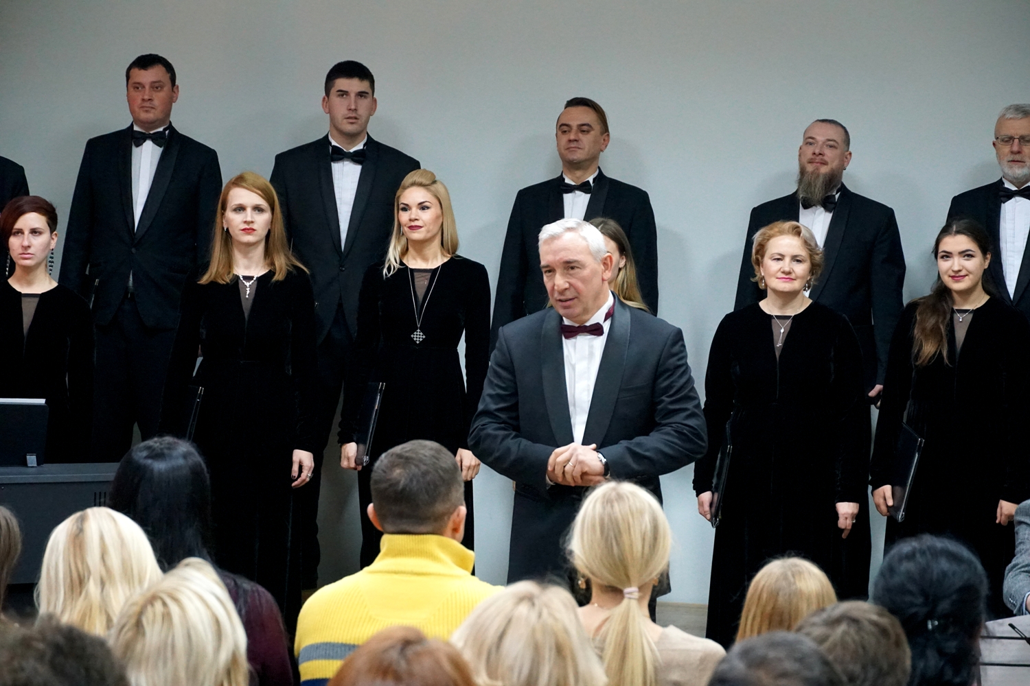 В Ужгороді відбувся концерт "Кантуса" до дня Святого Миколая (ФОТО)